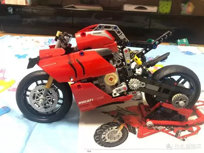 玩转城市 篇一:618唯一剁手物品:乐高6月新品42107杜卡迪摩托车。 玩转城市 篇一:618唯一剁手物品:乐高6月新品42107杜卡迪摩托车。