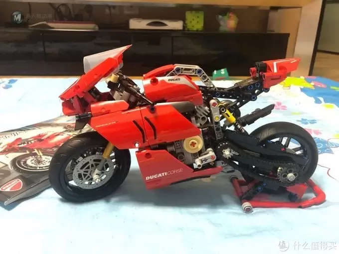 玩转城市 篇一:618唯一剁手物品:乐高6月新品42107杜卡迪摩托车。 玩转城市 篇一:618唯一剁手物品:乐高6月新品42107杜卡迪摩托车。