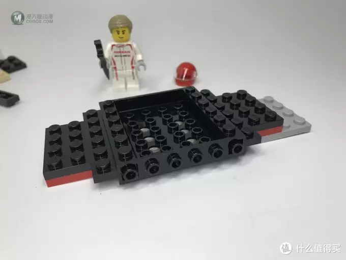 LEGO拼拼乐 篇三百零九:乐高 超级赛车 76896 日产 GT-R NISMO赛车 LEGO拼拼乐 篇三百零九:乐高 超级赛车 76896 日产 GT-R NISMO赛车