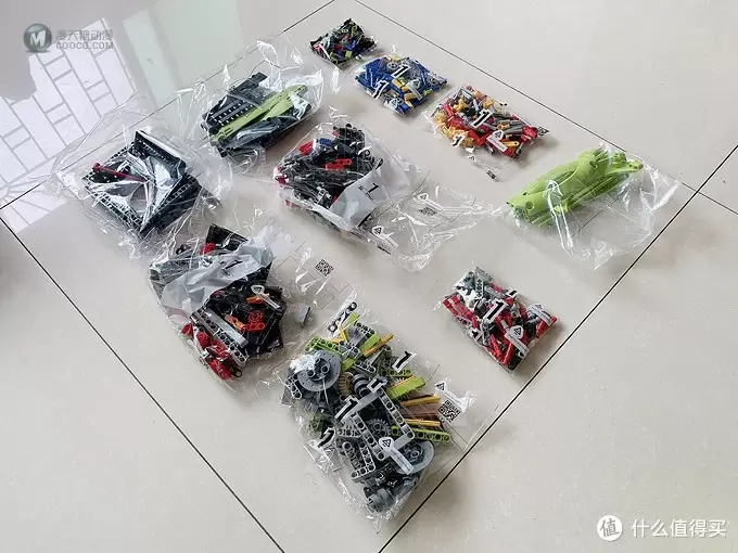16个小时拼完乐高兰博基尼,乐高超旗舰42115值不值得入? 16个小时拼完乐高兰博基尼,乐高超旗舰42115值不值得入?