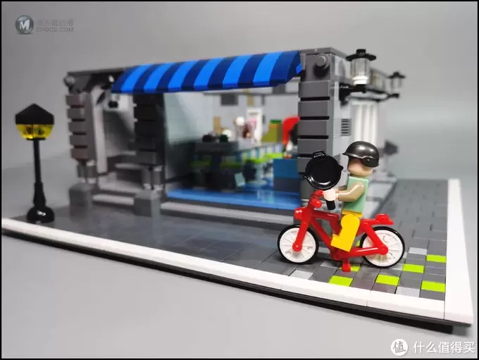 MOC 篇十六:Modular Patisserie(精品蛋糕店) MOC 篇十六:Modular Patisserie(精品蛋糕店)