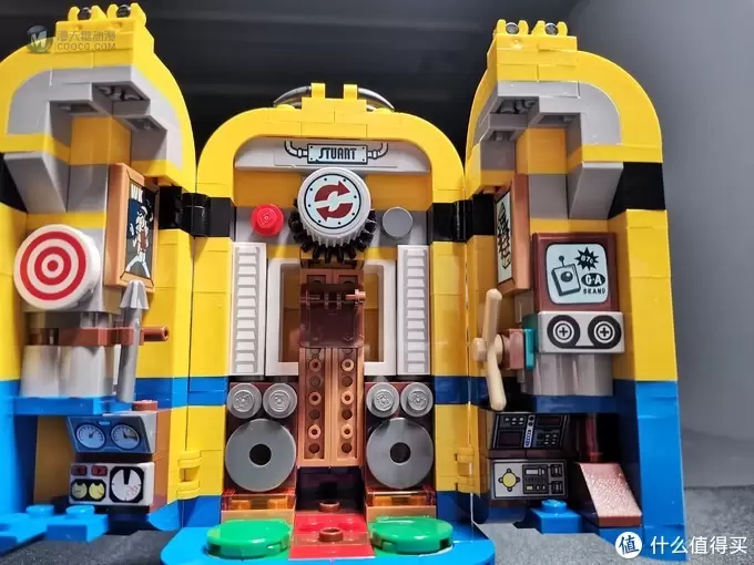 老杨的玩具仓库 篇二十:老杨的玩具仓库二十一:LEGO 小黄人秘密基地 75551 老杨的玩具仓库 篇二十:老杨的玩具仓库二十一:LEGO 小黄人秘密基地 75551