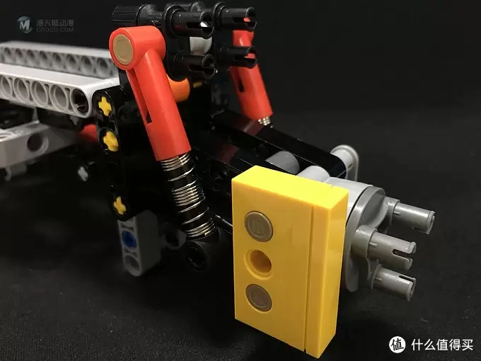 我的LEGO科技系列 篇一:买得起的保时捷 — 42056 Porsche 911 GT3 我的LEGO科技系列 篇一:买得起的保时捷 — 42056 Porsche 911 GT3
