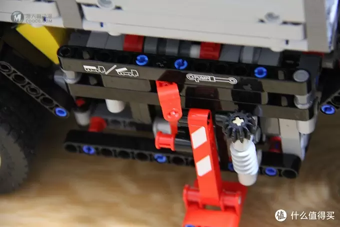 不惑大叔的legogo 篇八:心有猛虎—— LEGO 乐高 42043 奔驰大卡 不惑大叔的legogo 篇八:心有猛虎—— LEGO 乐高 42043 奔驰大卡