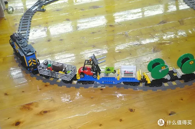 单反毁一生,LEGO穷三代 篇八十三:LEGO 乐高 60052 城市系列 遥控货运火车 单反毁一生,LEGO穷三代 篇八十三:LEGO 乐高 60052 城市系列 遥控货运火车
