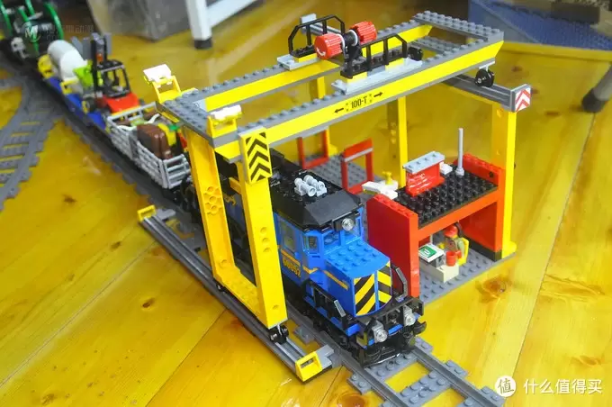 单反毁一生,LEGO穷三代 篇八十三:LEGO 乐高 60052 城市系列 遥控货运火车 单反毁一生,LEGO穷三代 篇八十三:LEGO 乐高 60052 城市系列 遥控货运火车
