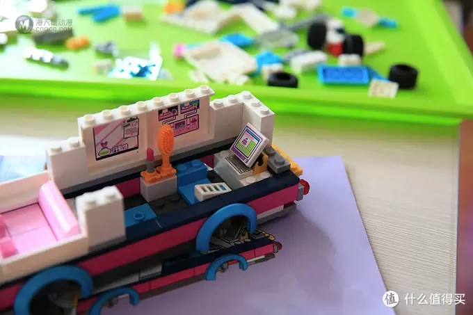小女孩也有主播梦:LEGO乐高41056新闻采访车 小女孩也有主播梦:LEGO乐高41056新闻采访车
