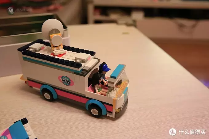 小女孩也有主播梦:LEGO乐高41056新闻采访车 小女孩也有主播梦:LEGO乐高41056新闻采访车