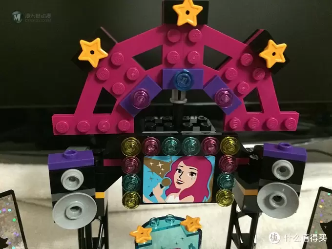 舞台!热浪!动起来!张大妈的朋友们,你们好吗~~~~——乐高41105大歌星演出舞台评测报告 舞台!热浪!动起来!张大妈的朋友们,你们好吗~~~~——乐高41105大歌星演出舞台评测报告