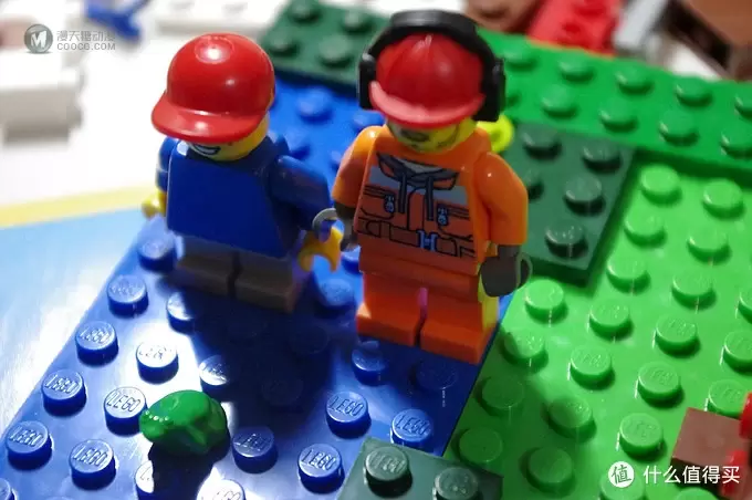 妹子送的生日礼物LEGO 乐高 CREATOR 系列树屋 31010 妹子送的生日礼物LEGO 乐高 CREATOR 系列树屋 31010