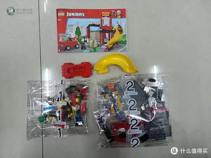 LEGO 乐高 小拼砌师系列 10675警察大追捕、10671火警救援队 LEGO 乐高 小拼砌师系列 10675警察大追捕、10671火警救援队
