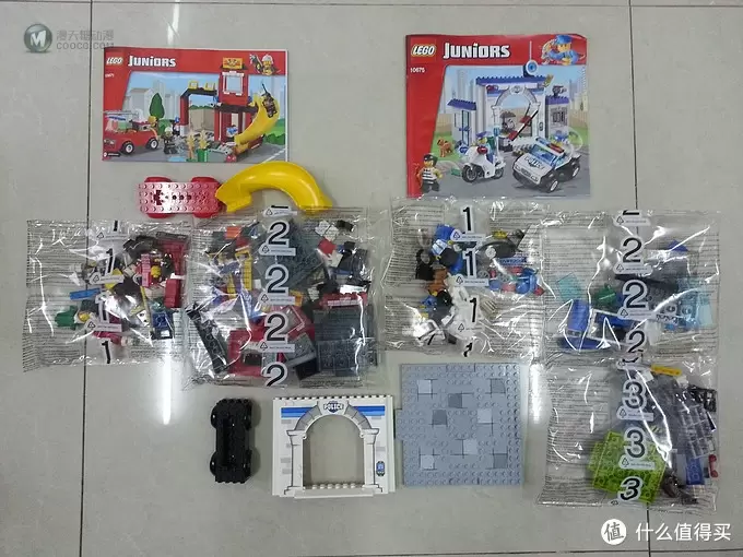 LEGO 乐高 小拼砌师系列 10675警察大追捕、10671火警救援队 LEGO 乐高 小拼砌师系列 10675警察大追捕、10671火警救援队