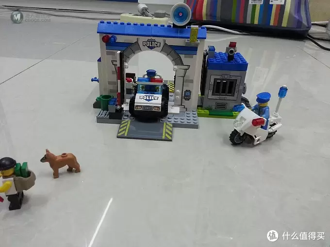LEGO 乐高 小拼砌师系列 10675警察大追捕、10671火警救援队 LEGO 乐高 小拼砌师系列 10675警察大追捕、10671火警救援队