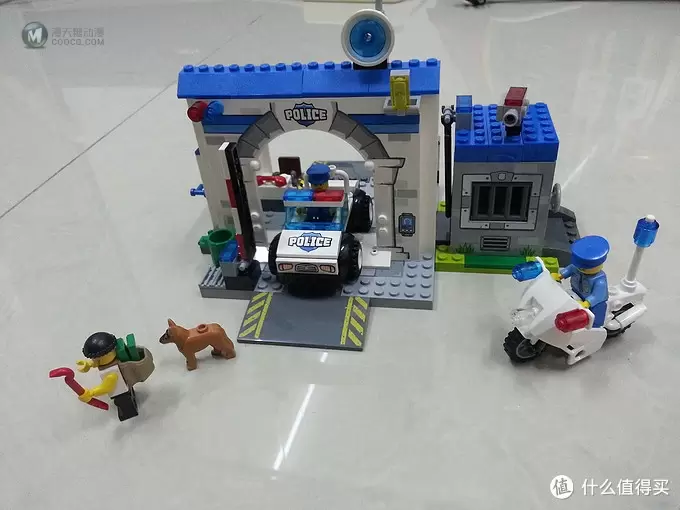 LEGO 乐高 小拼砌师系列 10675警察大追捕、10671火警救援队 LEGO 乐高 小拼砌师系列 10675警察大追捕、10671火警救援队