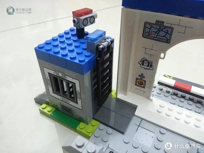 LEGO 乐高 小拼砌师系列 10675警察大追捕、10671火警救援队 LEGO 乐高 小拼砌师系列 10675警察大追捕、10671火警救援队