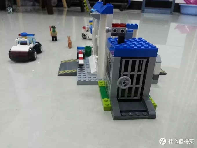 LEGO 乐高 小拼砌师系列 10675警察大追捕、10671火警救援队 LEGO 乐高 小拼砌师系列 10675警察大追捕、10671火警救援队