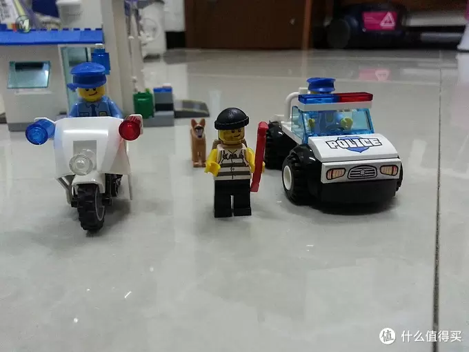LEGO 乐高 小拼砌师系列 10675警察大追捕、10671火警救援队 LEGO 乐高 小拼砌师系列 10675警察大追捕、10671火警救援队