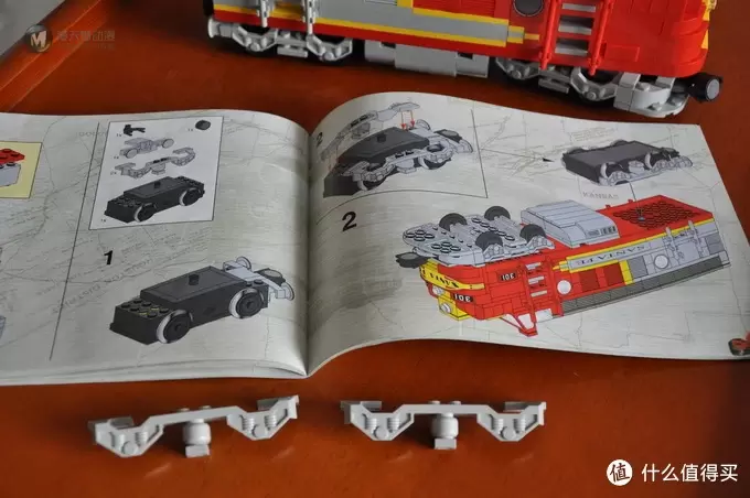 LEGO 乐高 10020 Train Santa Fe Super Chief 圣达菲火车 LEGO 乐高 10020 Train Santa Fe Super Chief 圣达菲火车