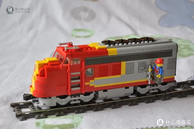LEGO 乐高 10020 Train Santa Fe Super Chief 圣达菲火车 LEGO 乐高 10020 Train Santa Fe Super Chief 圣达菲火车