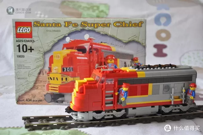 LEGO 乐高 10020 Train Santa Fe Super Chief 圣达菲火车 LEGO 乐高 10020 Train Santa Fe Super Chief 圣达菲火车