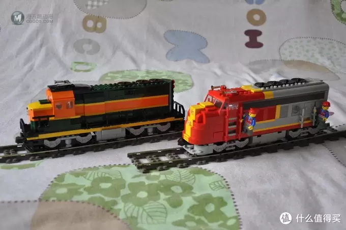 LEGO 乐高 10020 Train Santa Fe Super Chief 圣达菲火车 LEGO 乐高 10020 Train Santa Fe Super Chief 圣达菲火车