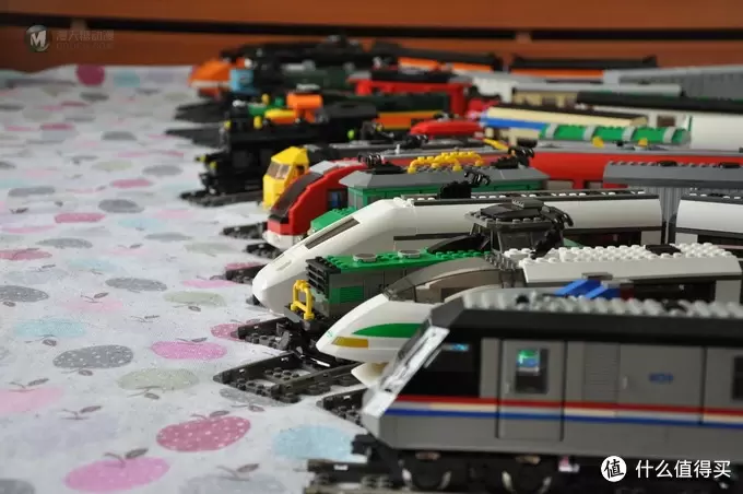 LEGO 乐高 10020 Train Santa Fe Super Chief 圣达菲火车 LEGO 乐高 10020 Train Santa Fe Super Chief 圣达菲火车