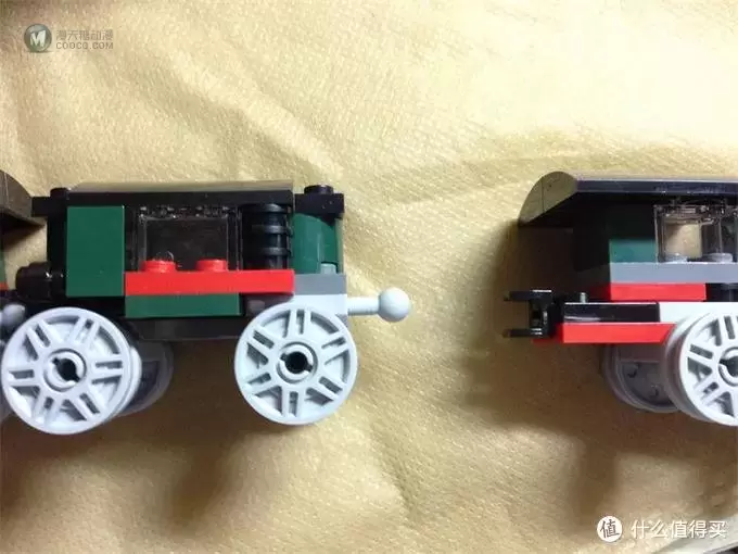 LEGO 乐高 创意百变组 31015 翡翠号列车 — 小积木 大智慧 LEGO 乐高 创意百变组 31015 翡翠号列车 — 小积木 大智慧