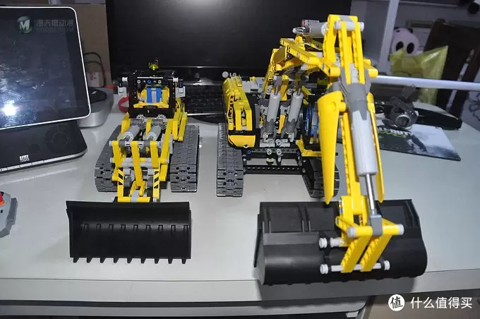 单反毁一生,LEGO穷三代 篇十一:LEGO 乐高 8043 B模式 推土机,附视频 单反毁一生,LEGO穷三代 篇十一:LEGO 乐高 8043 B模式 推土机,附视频
