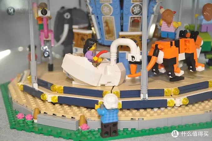单反毁一生,LEGO穷三代 篇一百三十四:LEGO 10257旋转木马配合Wedo2.0模拟10196 单反毁一生,LEGO穷三代 篇一百三十四:LEGO 10257旋转木马配合Wedo2.0模拟10196