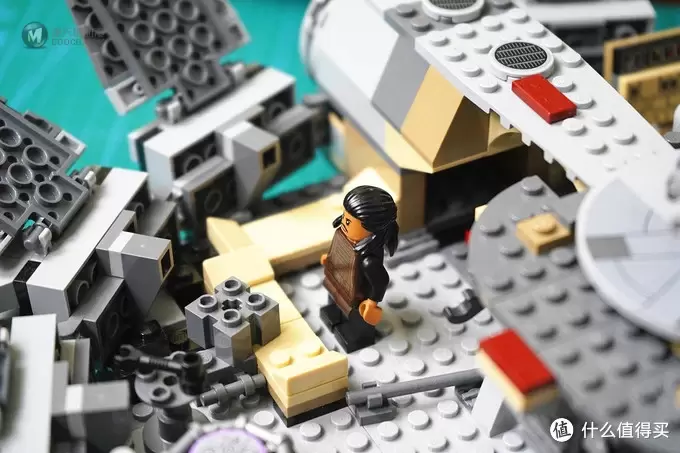 乐高乐高bong 篇二:非星战迷也愿意买的玩具--LEGO乐高75105千年隼号展示 乐高乐高bong 篇二:非星战迷也愿意买的玩具--LEGO乐高75105千年隼号展示