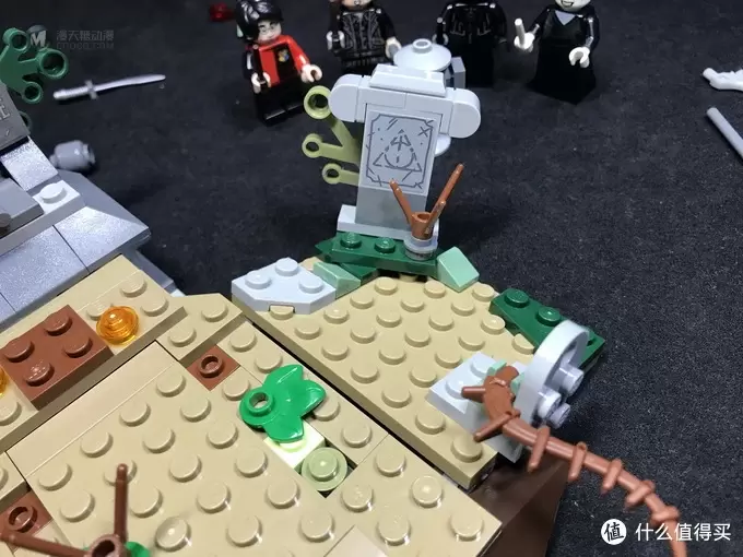 LEGO拼拼乐 篇三百零四:乐高哈利波特之75965 伏地魔的重生 LEGO拼拼乐 篇三百零四:乐高哈利波特之75965 伏地魔的重生