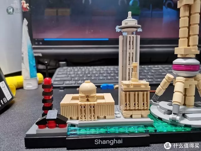 老杨的玩具仓库 篇二十八:LEGO 微型建筑21039 上海天际线 简评 老杨的玩具仓库 篇二十八:LEGO 微型建筑21039 上海天际线 简评