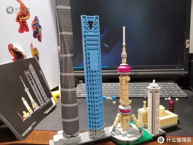 老杨的玩具仓库 篇二十八:LEGO 微型建筑21039 上海天际线 简评 老杨的玩具仓库 篇二十八:LEGO 微型建筑21039 上海天际线 简评
