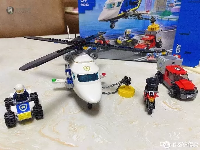 618孩子的礼物: 乐高 城市组 60243 警用直升机大追击开箱 618孩子的礼物: 乐高 城市组 60243 警用直升机大追击开箱