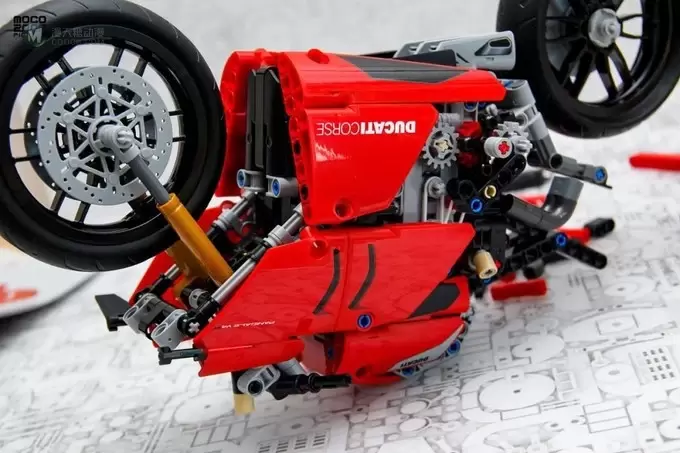 乐高科技系列新品42107杜卡迪Panigale V4 R测评 乐高科技系列新品42107杜卡迪Panigale V4 R测评