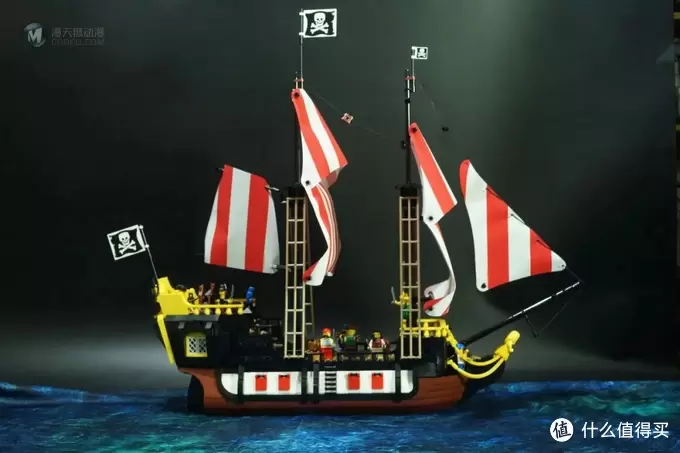 积木的世界 篇二十:黑色梭鱼现 依依海盗湾——乐高21322梭鱼湾的海盗 积木的世界 篇二十:黑色梭鱼现 依依海盗湾——乐高21322梭鱼湾的海盗