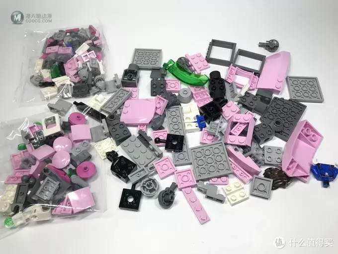 LEGO 乐高 守望先锋系列 75973 D.VA对战莱因哈特 LEGO 乐高 守望先锋系列 75973 D.VA对战莱因哈特