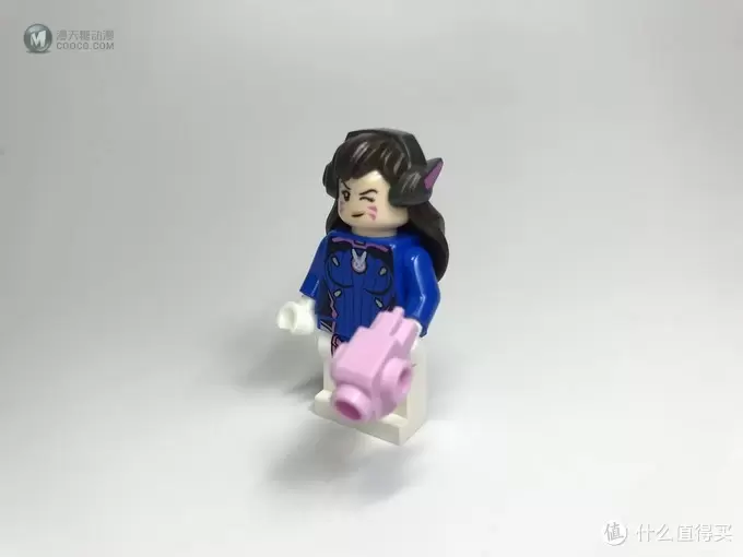 LEGO 乐高 守望先锋系列 75973 D.VA对战莱因哈特 LEGO 乐高 守望先锋系列 75973 D.VA对战莱因哈特