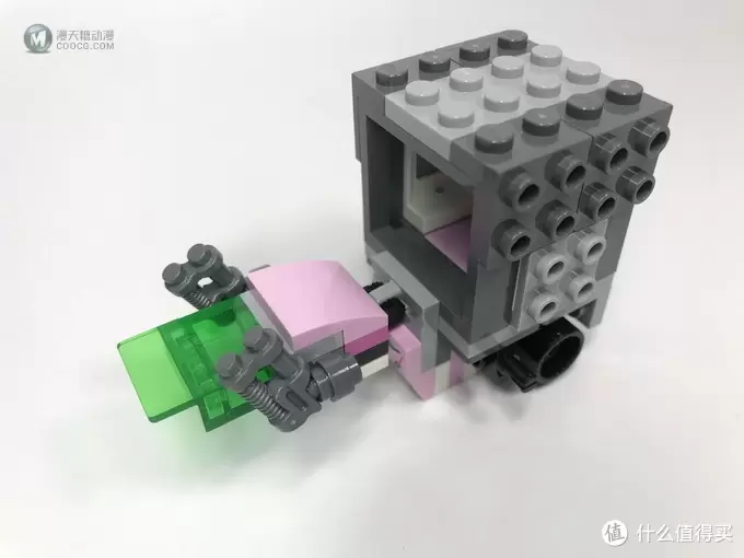 LEGO 乐高 守望先锋系列 75973 D.VA对战莱因哈特 LEGO 乐高 守望先锋系列 75973 D.VA对战莱因哈特
