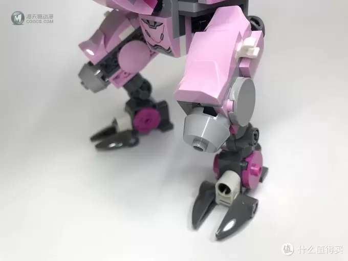 LEGO 乐高 守望先锋系列 75973 D.VA对战莱因哈特 LEGO 乐高 守望先锋系列 75973 D.VA对战莱因哈特