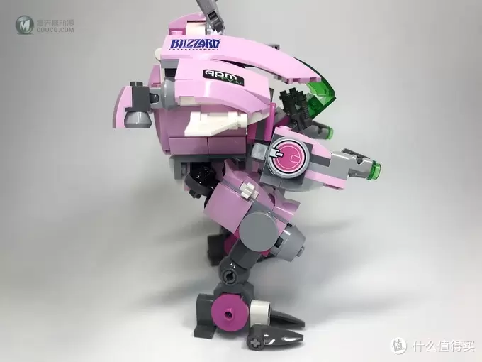 LEGO 乐高 守望先锋系列 75973 D.VA对战莱因哈特 LEGO 乐高 守望先锋系列 75973 D.VA对战莱因哈特