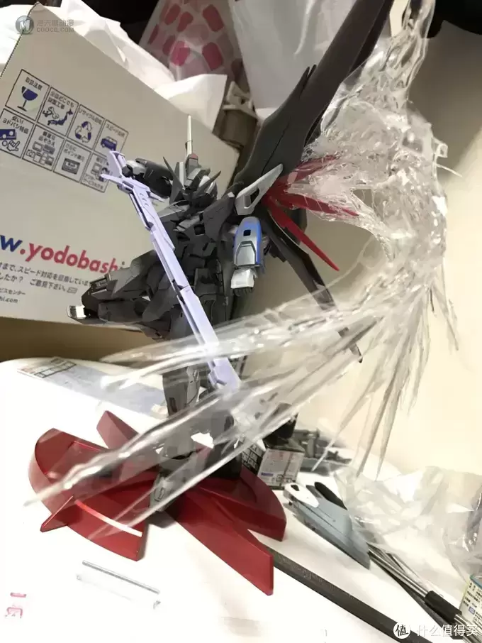 特效向高达制作,荧光裂纹外甲加自制特效光翼,燃爆你的眼球 特效向高达制作,荧光裂纹外甲加自制特效光翼,燃爆你的眼球
