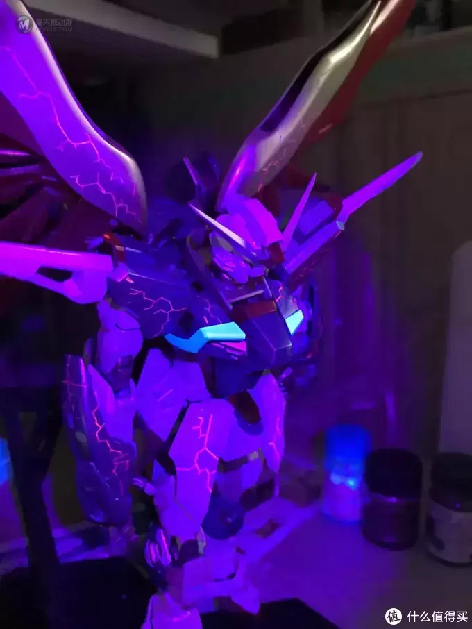 特效向高达制作,荧光裂纹外甲加自制特效光翼,燃爆你的眼球 特效向高达制作,荧光裂纹外甲加自制特效光翼,燃爆你的眼球
