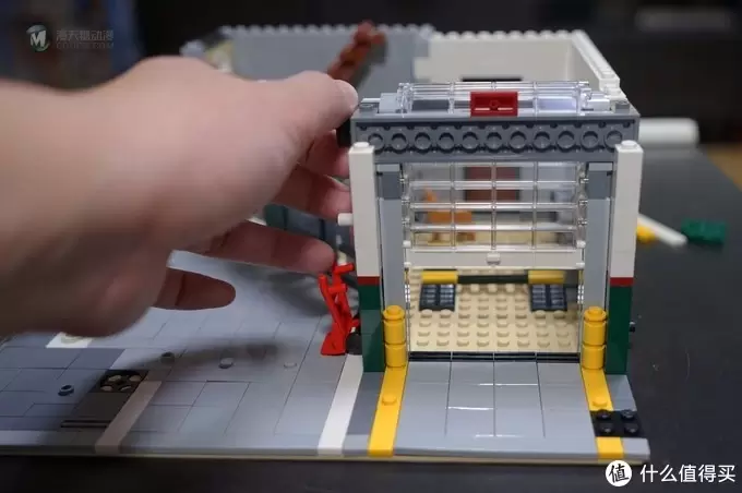 走向怀旧时代的街景——Lego 10264 街角修车厂 走向怀旧时代的街景——Lego 10264 街角修车厂