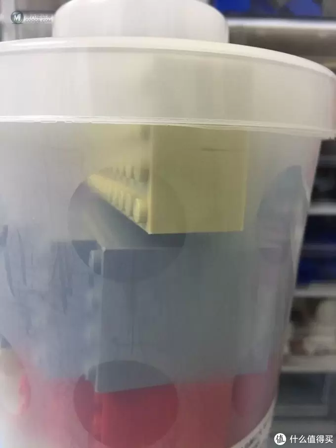 如何快速地在乐高店里装满一大杯Lego 如何快速地在乐高店里装满一大杯Lego