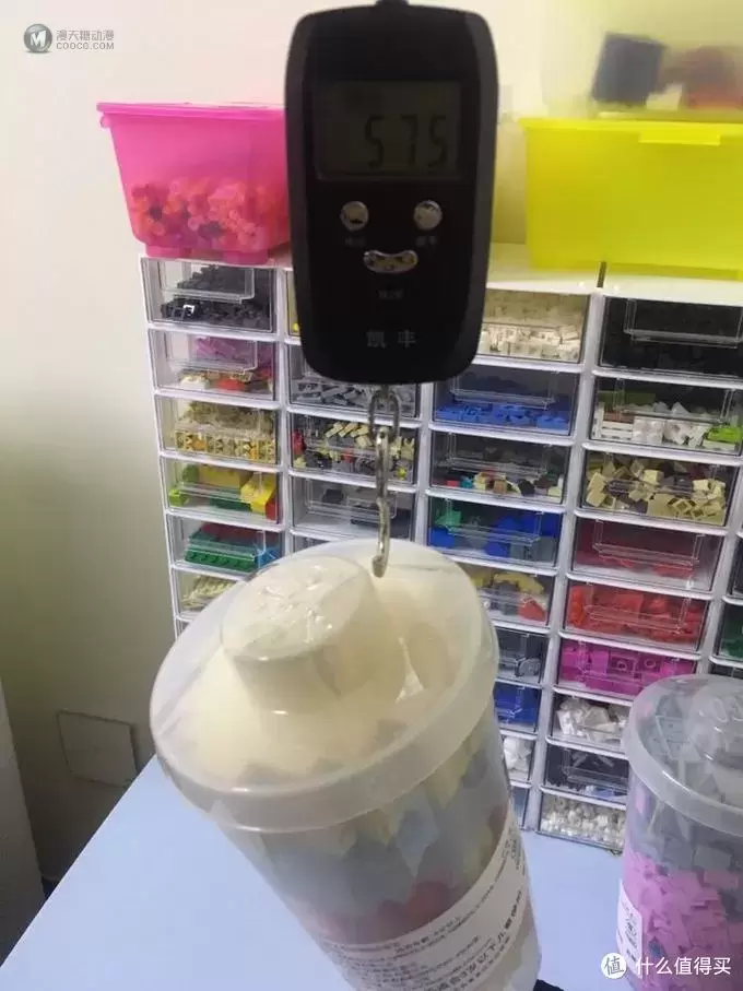 如何快速地在乐高店里装满一大杯Lego 如何快速地在乐高店里装满一大杯Lego