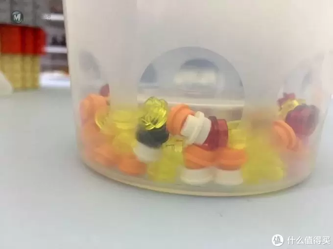 如何快速地在乐高店里装满一大杯Lego 如何快速地在乐高店里装满一大杯Lego