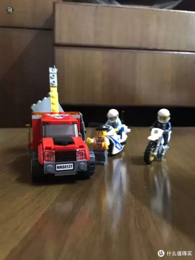 乐高城市系列—追踪重型拖车60137 乐高城市系列—追踪重型拖车60137