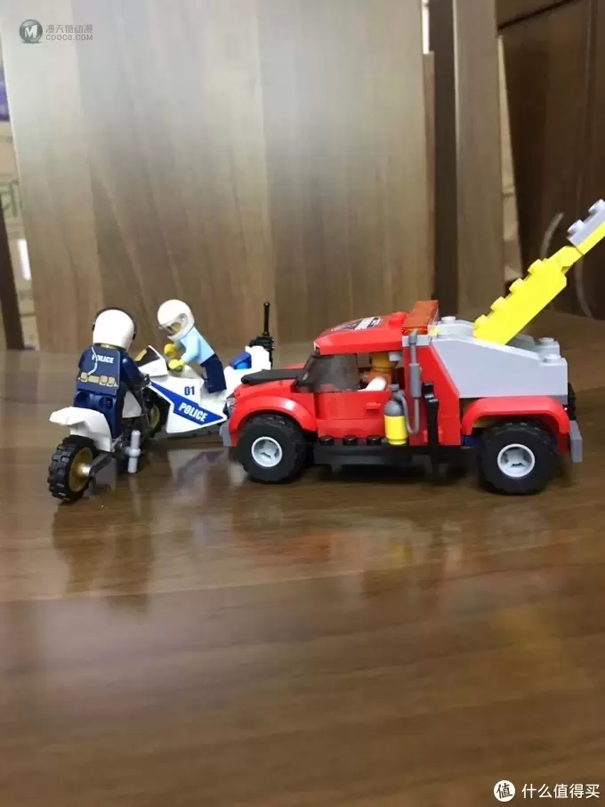 乐高城市系列—追踪重型拖车60137 乐高城市系列—追踪重型拖车60137