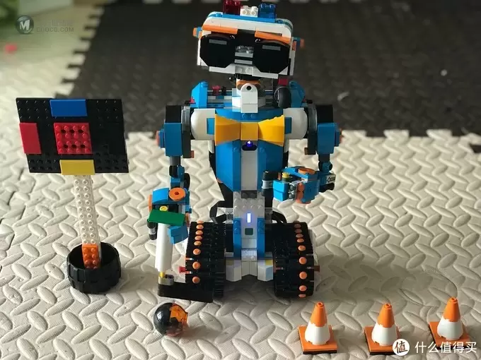 LEGO 乐高 Boost 可编程机器人开箱及简评 LEGO 乐高 Boost 可编程机器人开箱及简评
